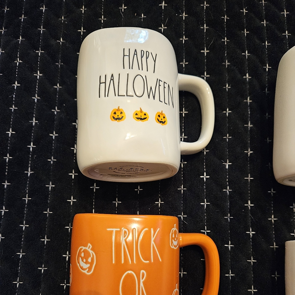 RAE DUNN 2023 Halloween Mug "Happy Halloween" Brand New.